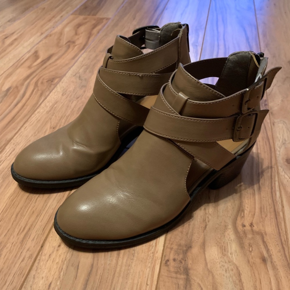 Cutout booties